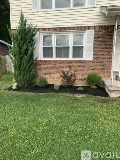 Main picture of 36 S Ellington Ave