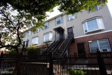 Main picture of 592 Saint Marys St