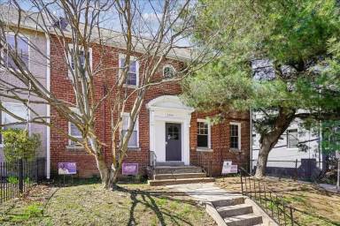 Main picture of 3944 7th St NE