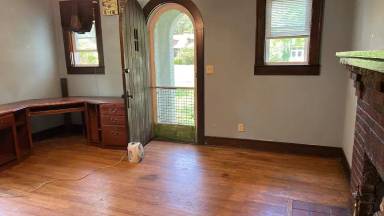 Main picture of 612 W Spring St