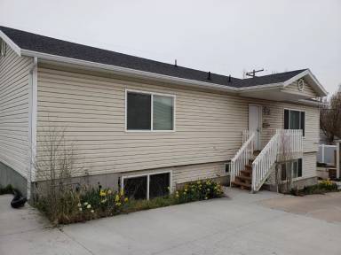 Main picture of 1657 E Phebe Ln