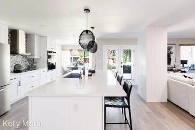 Main picture of 6016 E Vernon Ave