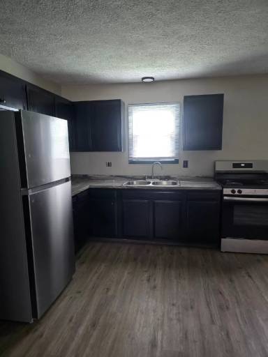 Main picture of 1413 E 38th St