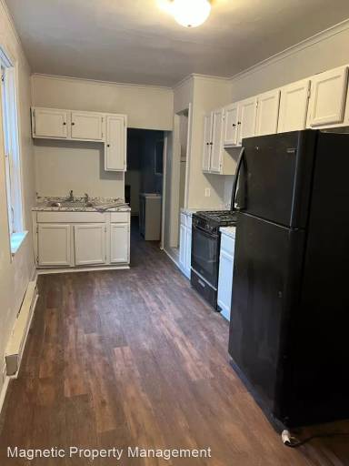 Main picture of 420 Howard Ave