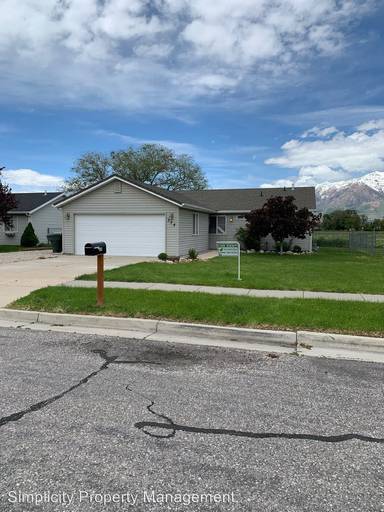 Main picture of 374 W Oaks Dr