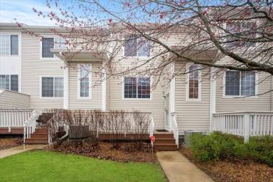 Main picture of 61 S Treehouse Ln