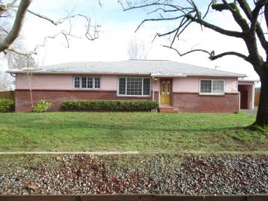 Main picture of 2043 Magnolia Ave