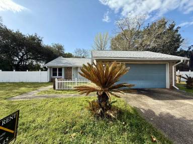 Main picture of 106 Pinehaven Dr