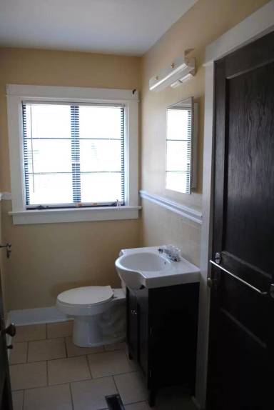 Main picture of 105 N 14th St