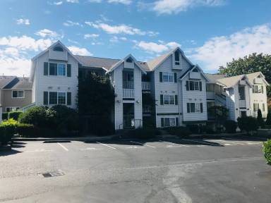 Main picture of 901 Sunset Blvd NE
