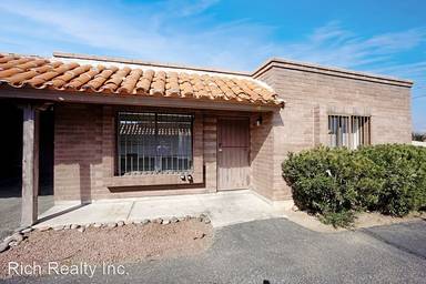 Main picture of 3813 N Stone Ave