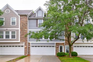 Main picture of 328 NE Olivewood
