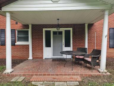 Main picture of 1225 Hermitage Rd