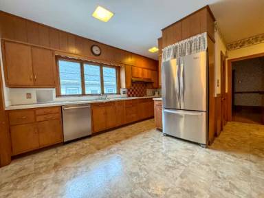 Main picture of 83 Bow St