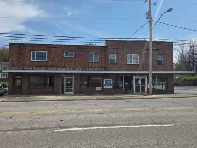 Main picture of 112 W 1st St