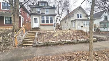 Main picture of 2029 3rd Ave N