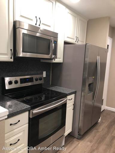 Main picture of 208 Kenbrook Cir