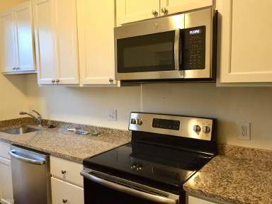 Main picture of 88 University Rd