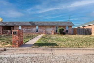 Main picture of 4934 Greenslope Dr