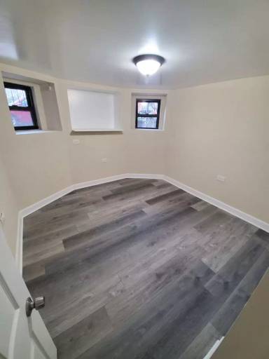 Main picture of 3245 W 23rd St