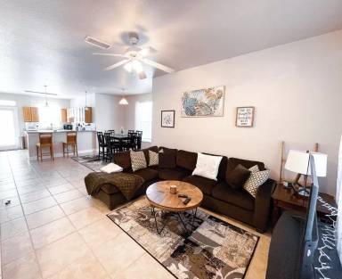 Main picture of 621 SW 10th St