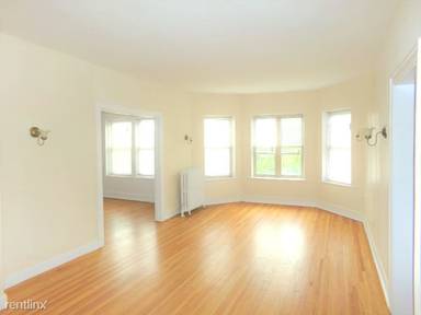 Main picture of 1320 W Estes Ave