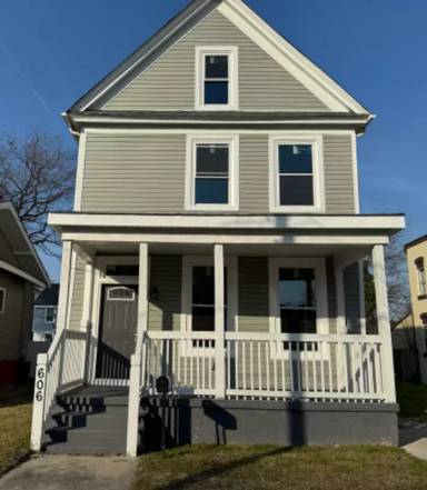 Main picture of 606 W 28th St