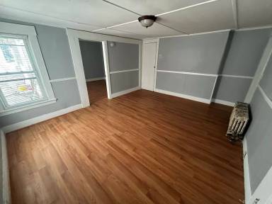 Main picture of 67 Pleasant St