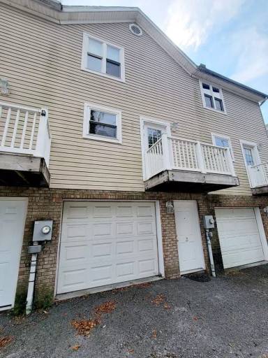 Main picture of 4 Bretton Ct
