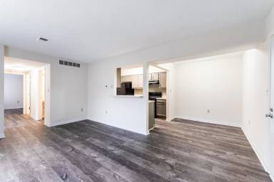 Main picture of Crown Pointe Apartments