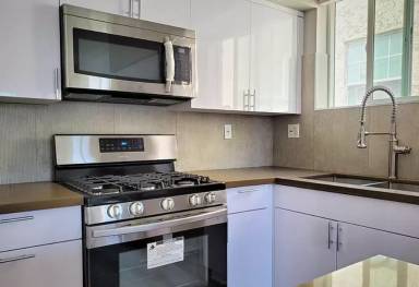 Main picture of 2335 Crenshaw Blvd