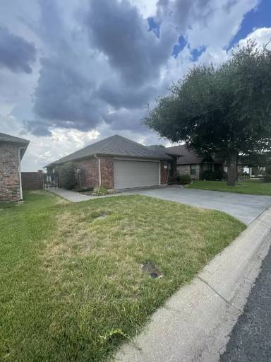 Main picture of 1721 Cherrywood Dr