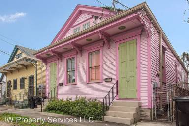 Main picture of 1533 Music St