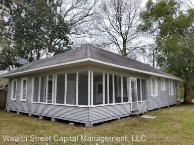 Main picture of 605 Roosevelt Dr