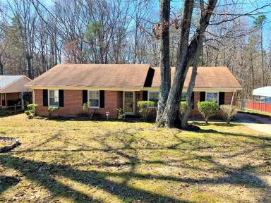 Main picture of 2900 Glen Hollow Rd