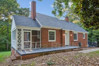 Main picture of 152 W Park Ave