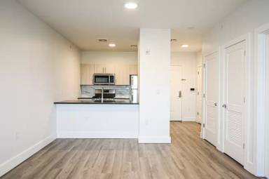 Main picture of 276 Reock St