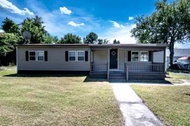 Main picture of 176 W Pine St