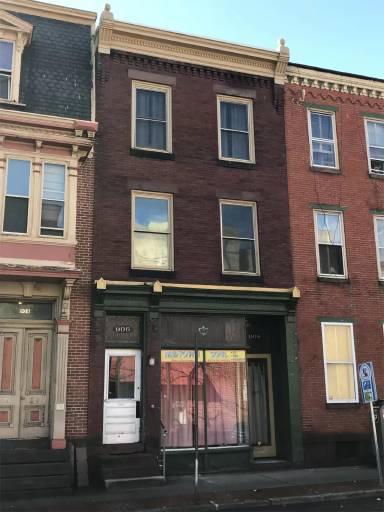 Main picture of 906 N 3rd St