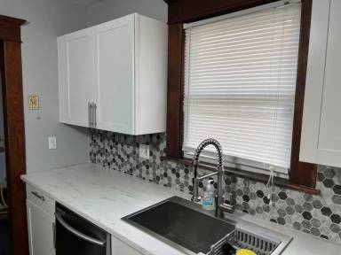 Main picture of 33 Carver St