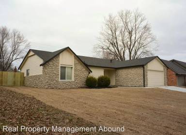 Main picture of 712 W Vicksburg St