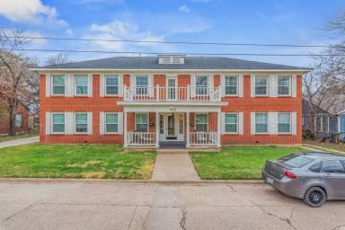 Main picture of 408 E Pease St