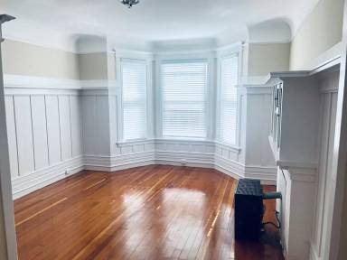 Main picture of 1618 Polk St