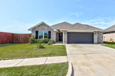 Main picture of 11016 SW 34th Ter