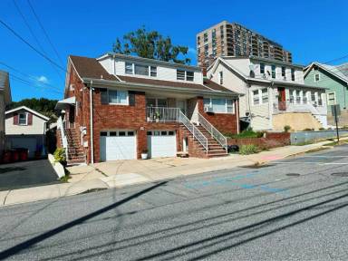Main picture of 369 Lafayette Ave