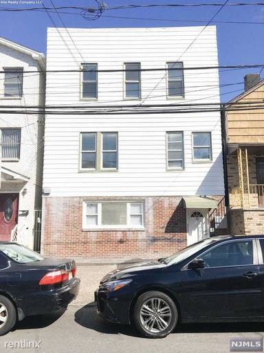 Main picture of 78 Logan Ave