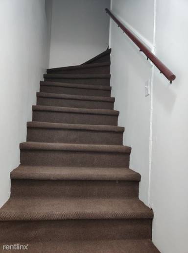 Main picture of 1518 E 69th Pl