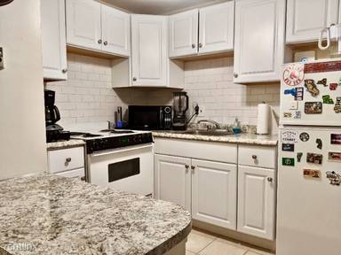 Main picture of 39 Englewood Ave