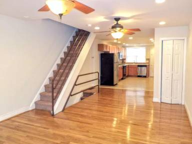 Main picture of 2312 Moore St