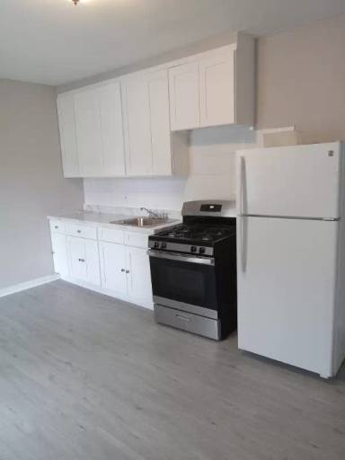 Main picture of 335 S 2nd Ave